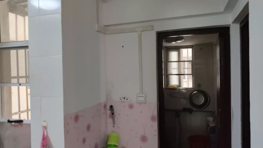 夫妻倆浴室一氧化碳中毒報警時話還沒講完就暈倒了…… 